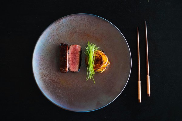 Baguette chinoise luxe : élégance et matériaux précieux